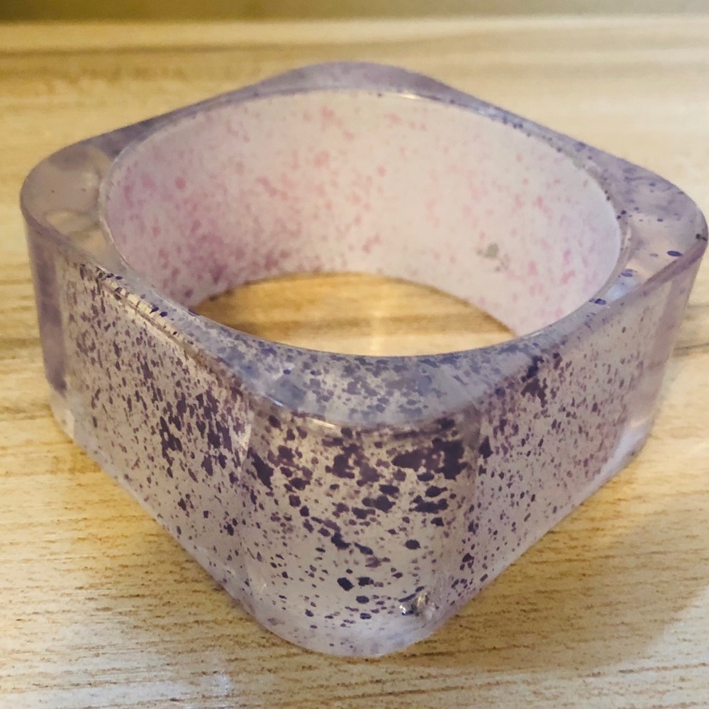 💝FREE WITH PURCHASE! 💝 Purple Lucite Bangle